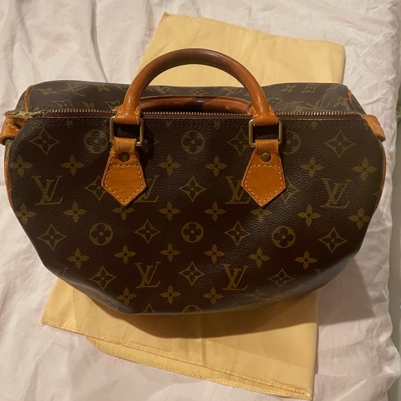 Authentic Louis Vuitton speedy 30 - Picture 3 of 16